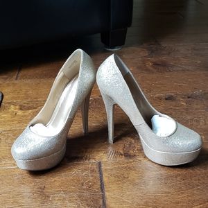 Gold Sparkly Aldo Party Heels size 6